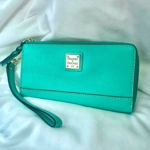Dooney & Bourke wallet